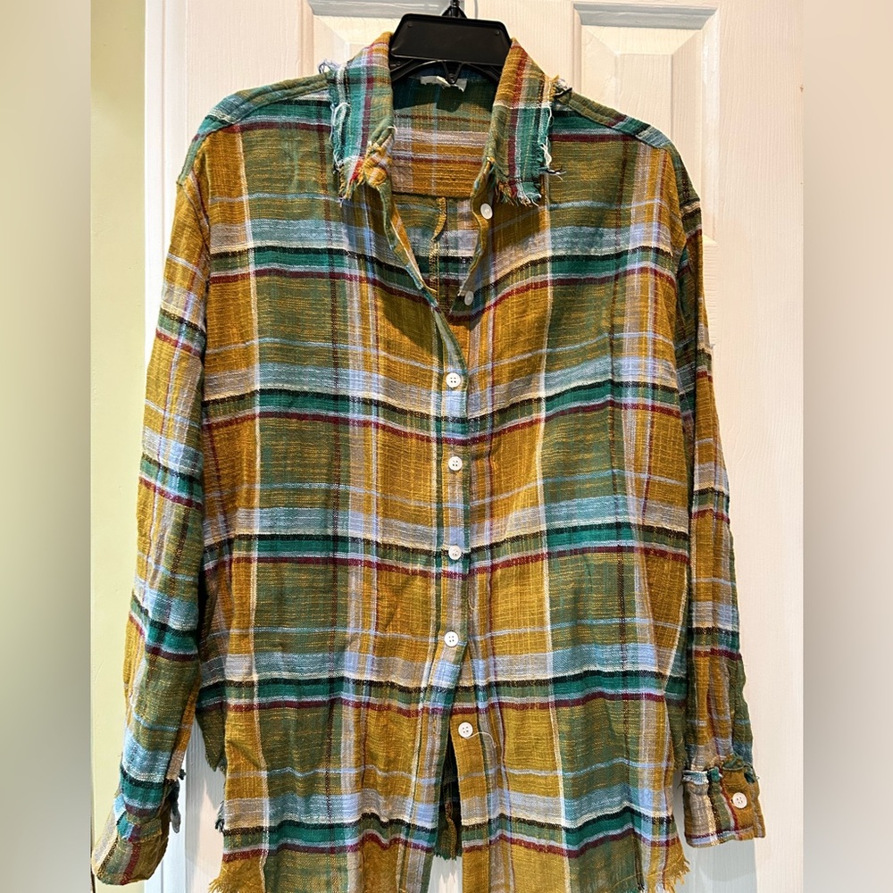 Women’s cotton button down